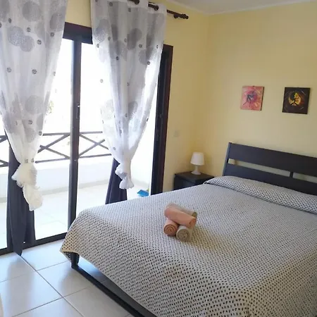 2Bedrooms Apartment With Amazing Terrace And Swimmingpool Appartamento